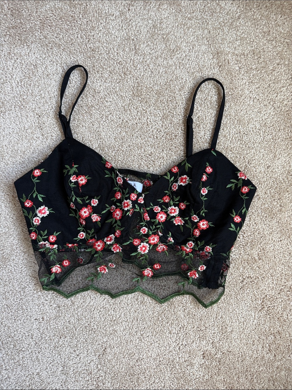 J.O.A Black Embroidered Floral Mesh Crop Top. Size Smal